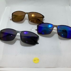 3 men’s UV 400 pairs of sunglasses in plastic /metal frames,